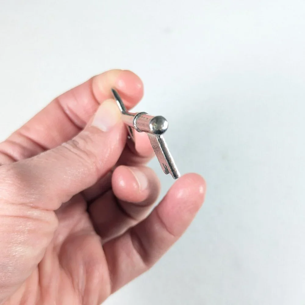 Vintage skeleton Key pendant TAYLOR 524, home decor, vintage latch key - Picture 6 of 6